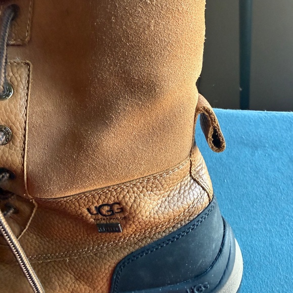 Women’s UGG Adirondack lll Winter Boots - Picture 6 of 8